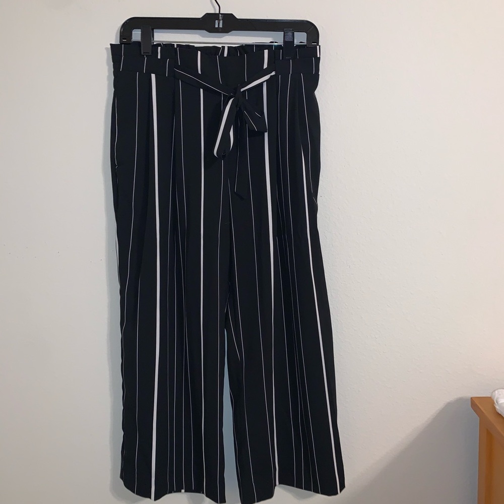 Linen Capri with paper bag waist